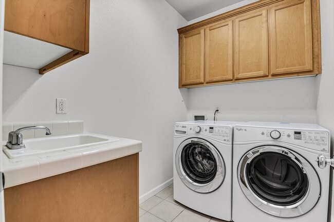 Building Photo - Magnificent home in San Bruno