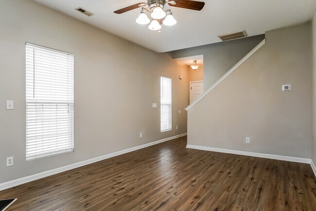 Building Photo - 4449 Snowcrest Ln