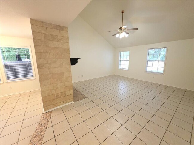 Building Photo - 1600 Hollow Tree Blvd