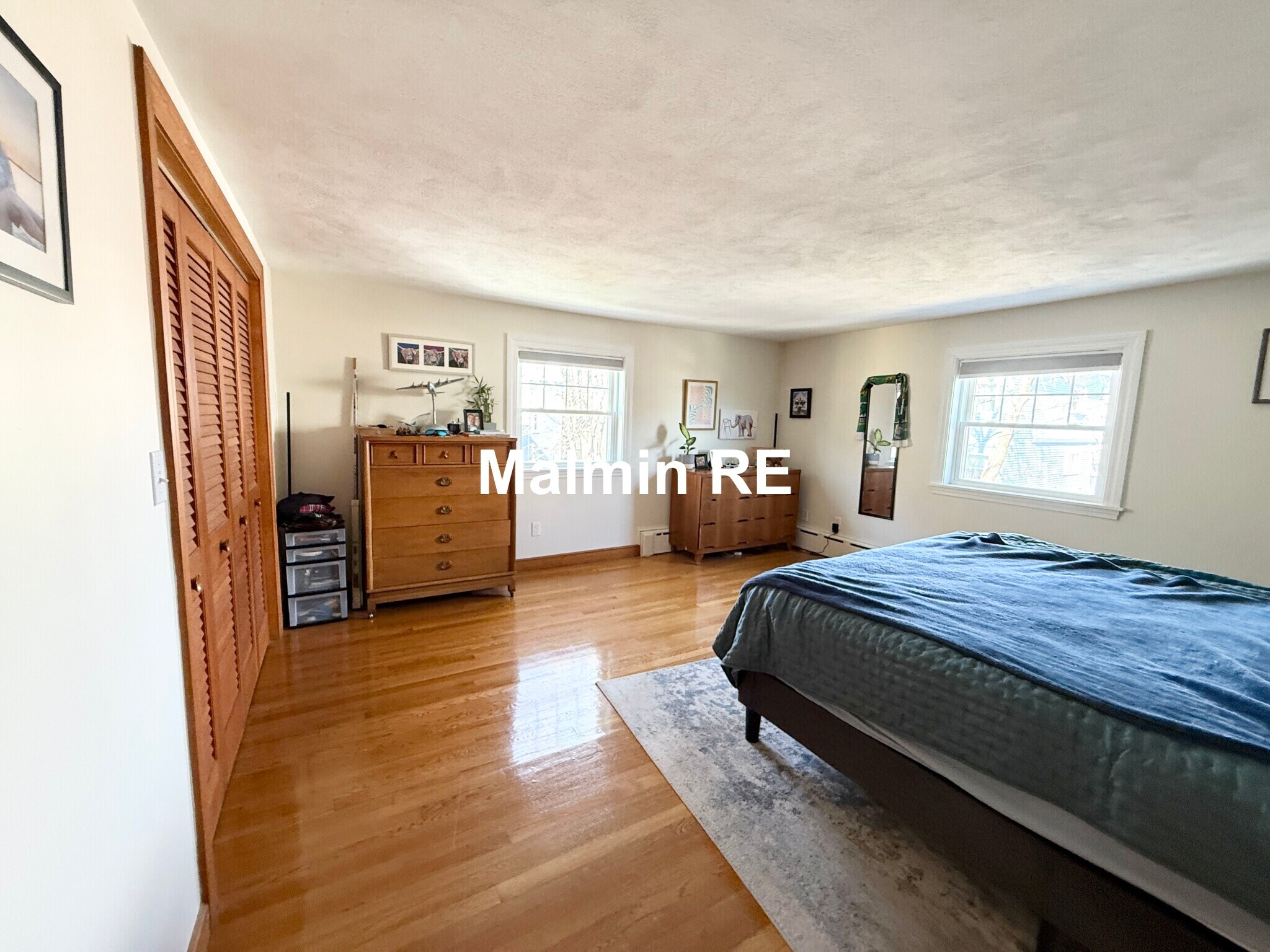 Building Photo - 920 E 4th St