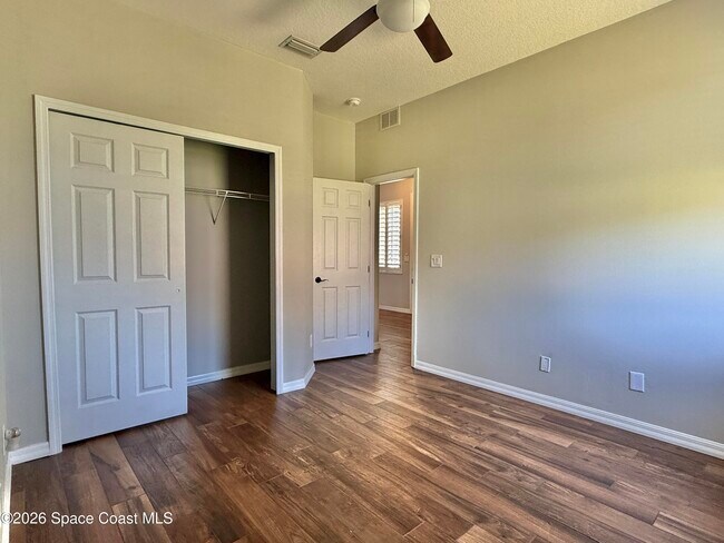 Building Photo - 1453 Santa Anna St SE