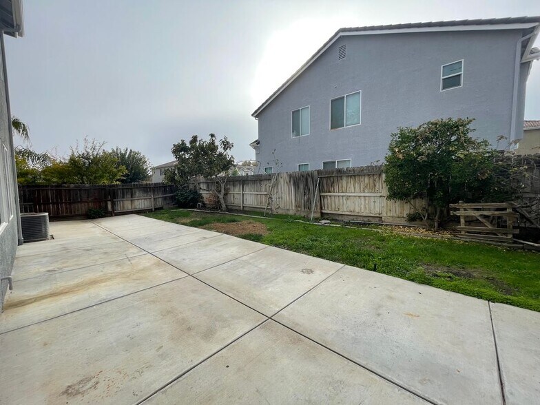 Building Photo - 1435 San Diego St