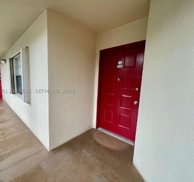 Building Photo - 1001 SW 128th Terrace