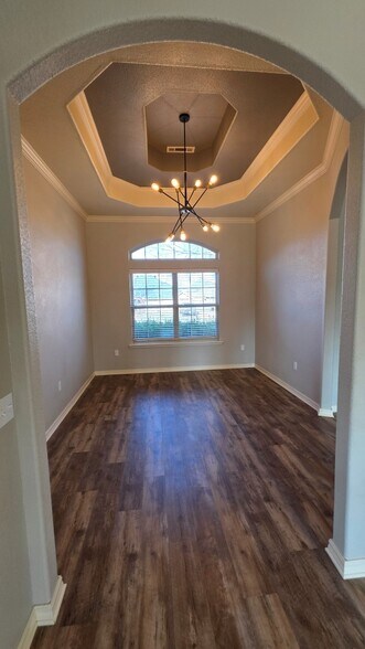 Building Photo - 3105 SW Pine Valley Rd