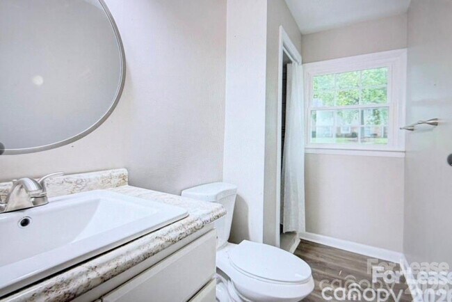 Building Photo - 4615 Coronado Dr