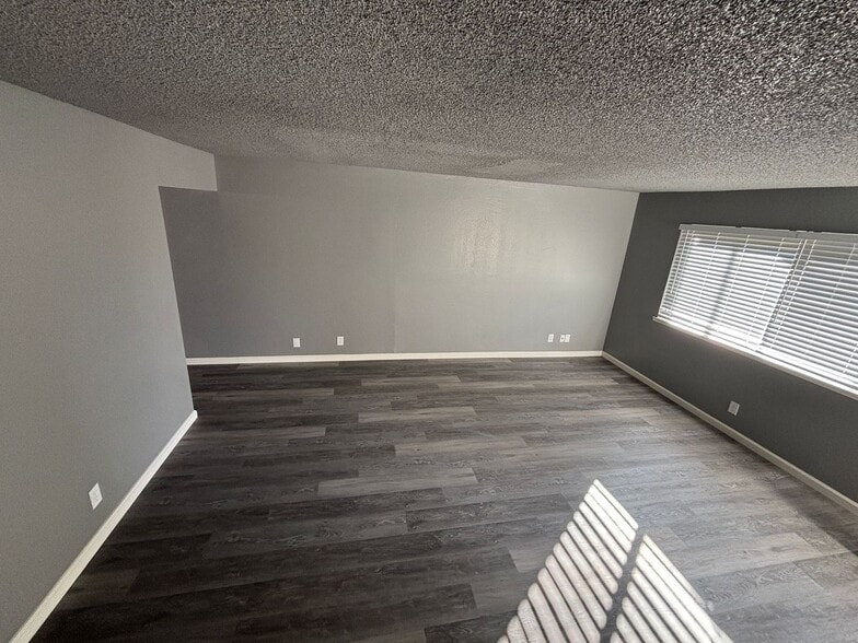 Building Photo - 6052 N College Ave