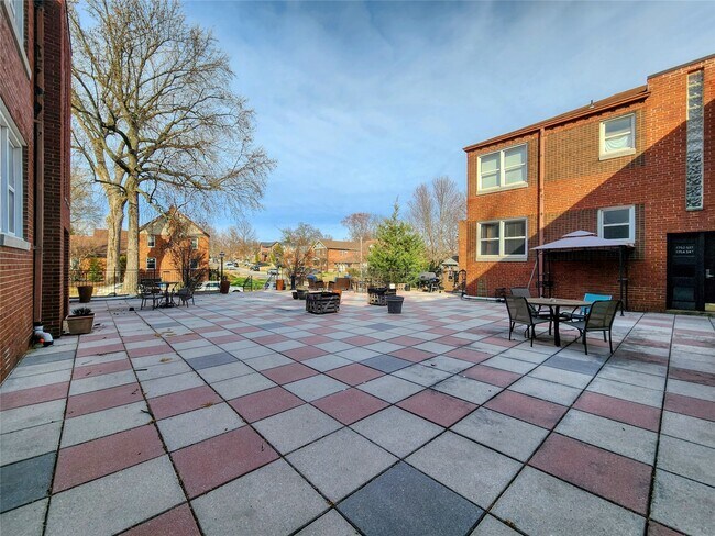 Building Photo - 7752 Wise Ave