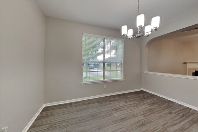 Building Photo - 1622 Sandy Park Dr