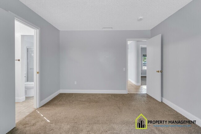 Building Photo - Remodeled 4-Bedroom Retreat with Large Backyard