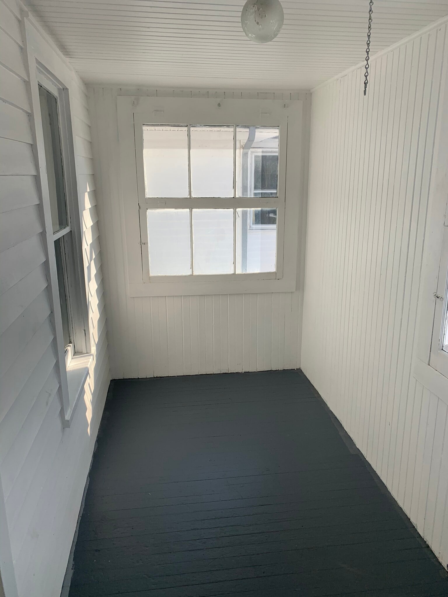 Private enclosed back porch right off of the kitchen! - 4023 woburn ave