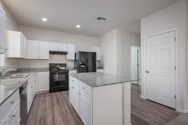 Building Photo - 5458 W Fulton St