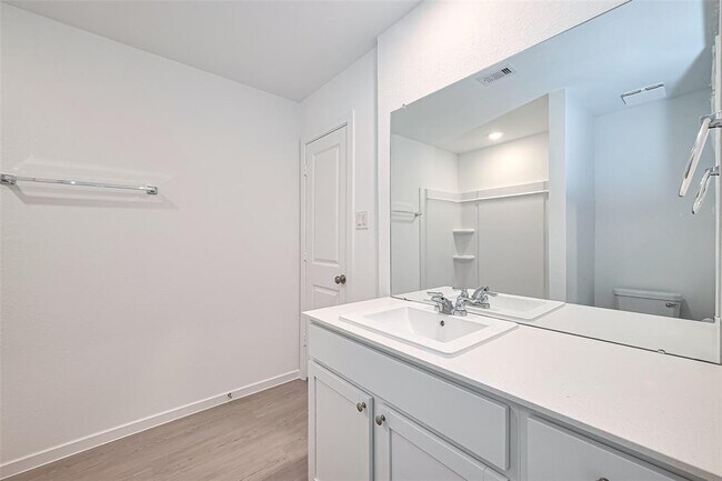 Building Photo - 6814 Lilac Vine Ln