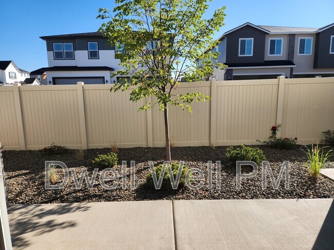 Building Photo - 12267 W Endsley Ln