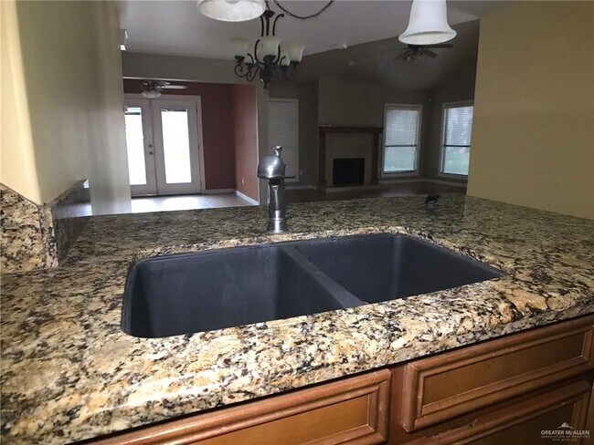 Building Photo - 37 San Jacinto St