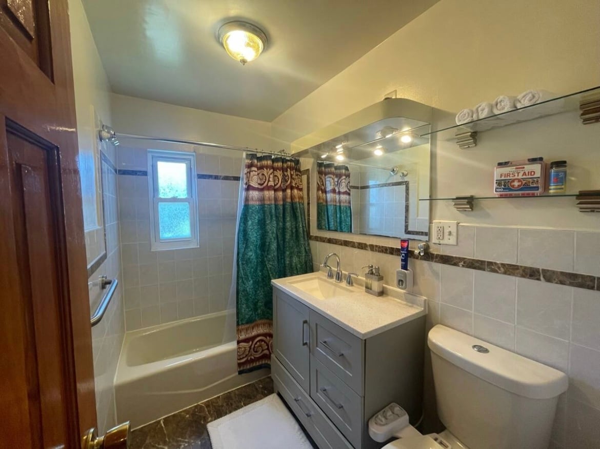 Bathroom - 8020 Grand Central Pky