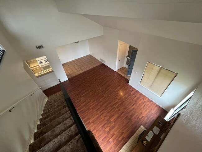 Building Photo - 408 N Center Ct