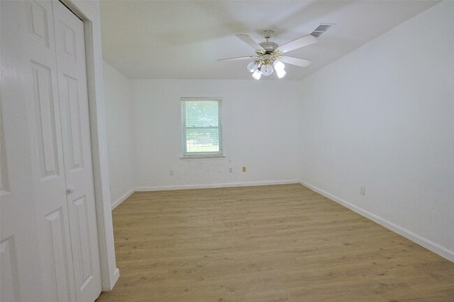Building Photo - 2550 W Lucas Rd