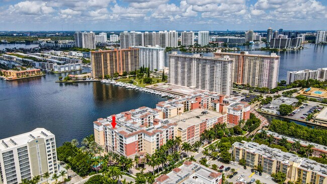 Building Photo - 17100 N Bay Rd