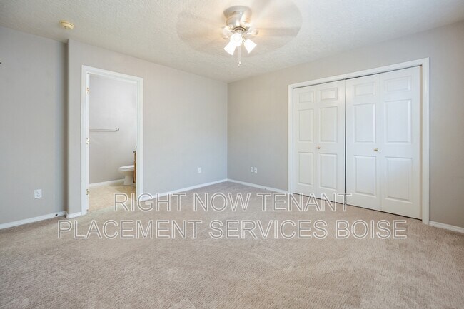 Building Photo - 14237 Carolina St