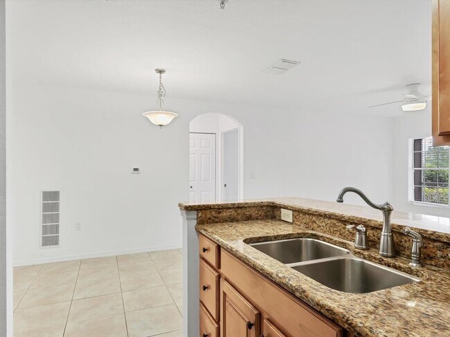Building Photo - 8933 Manor Loop