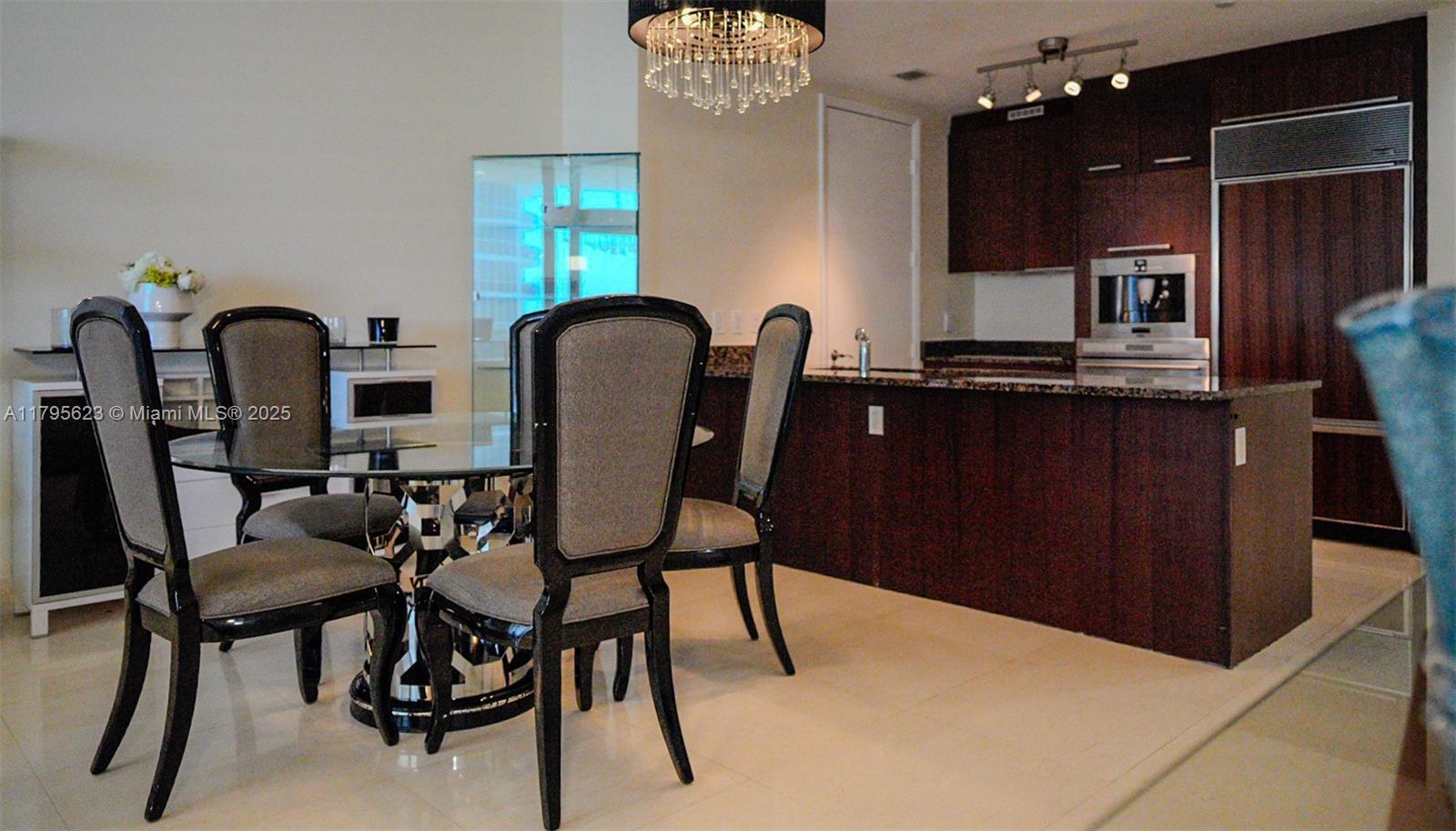 Building Photo - 15901 Collins Ave