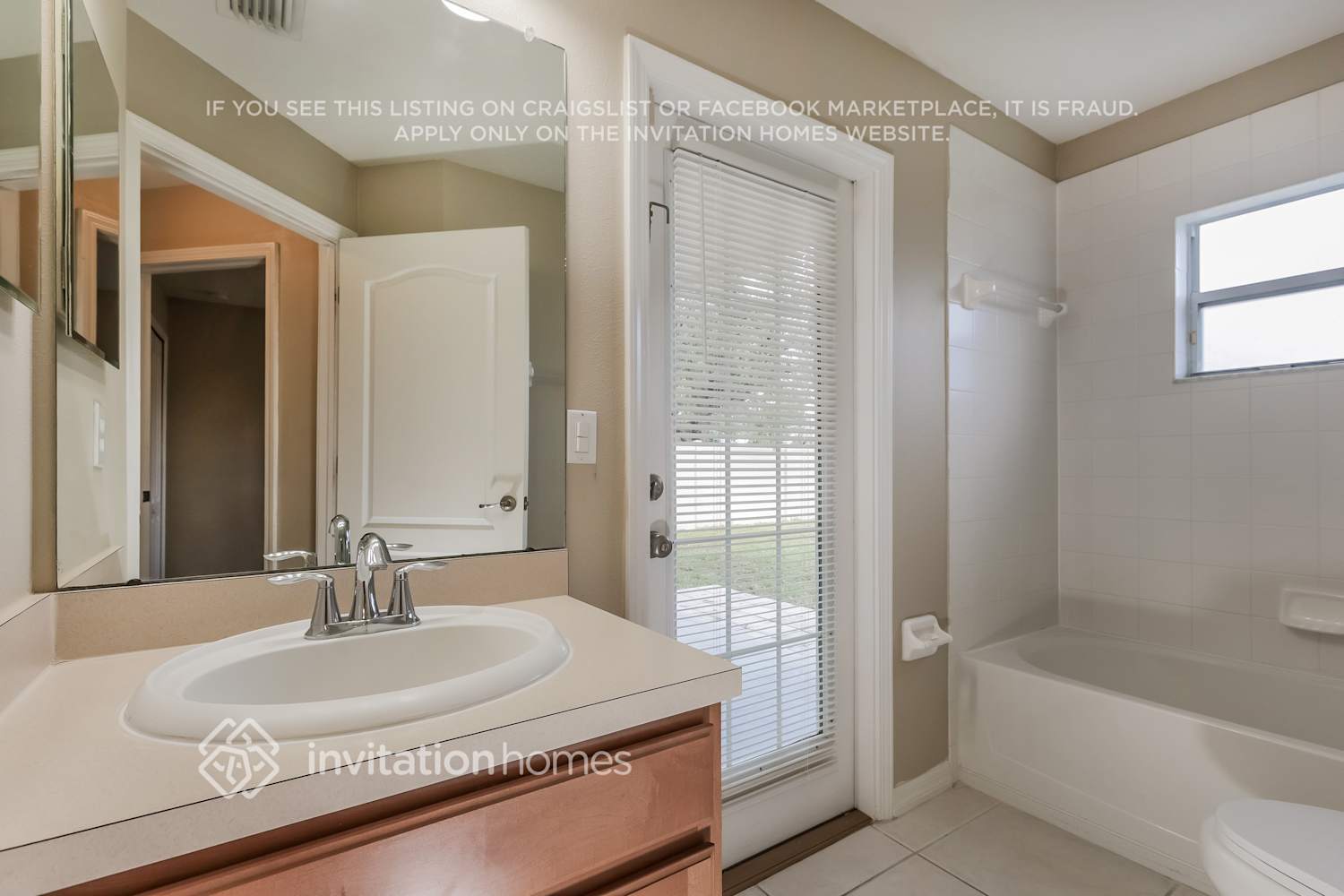 Building Photo - 8124 Alamosa Wood Ave