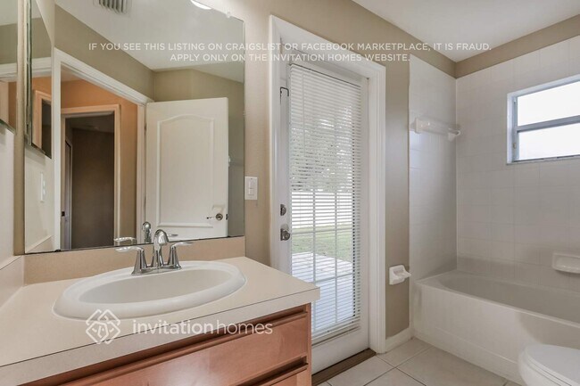 Building Photo - 8124 Alamosa Wood Ave