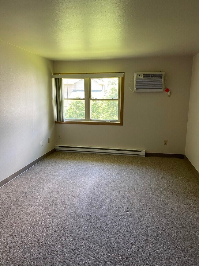 Building Photo - Wittwer