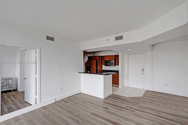 Building Photo - 2775 NE 187th St