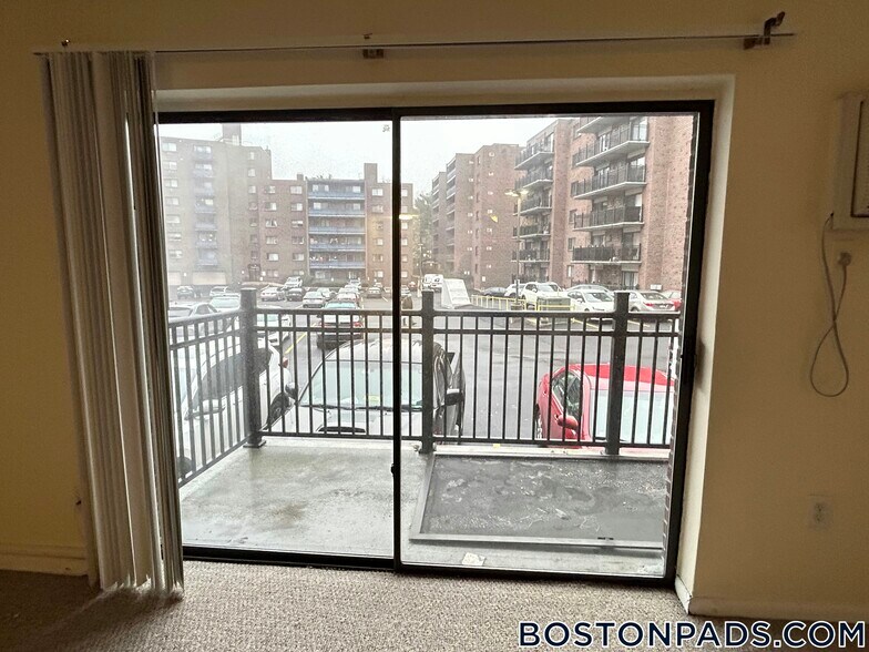 Building Photo - 245 Main St