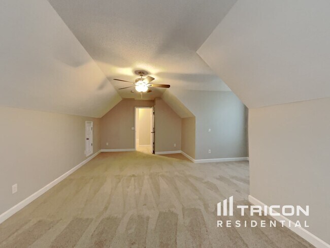 Building Photo - 750 Northview Dr
