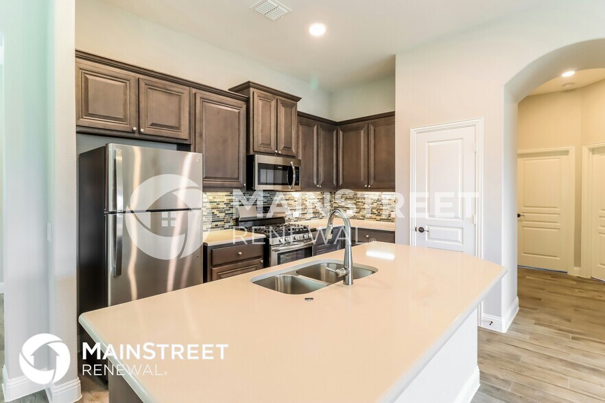 Building Photo - 9013 Conroe Dr