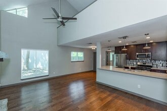 Building Photo - 1506 Rockdale Cir
