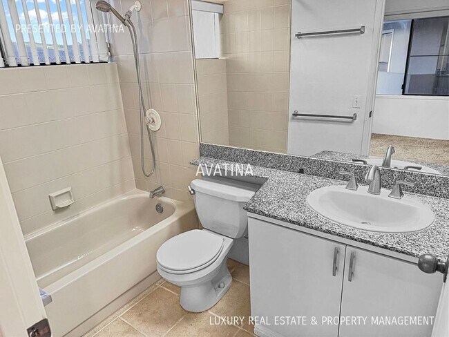 Building Photo - 1629 Waikahalulu Ln