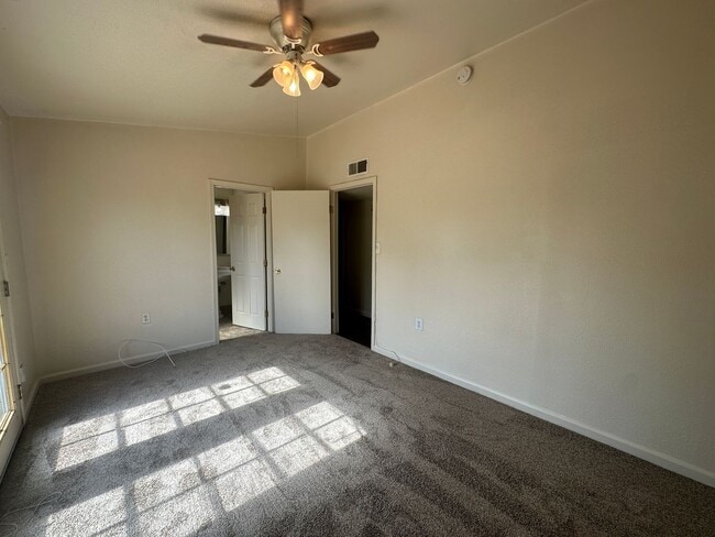 Building Photo - 1316 Thorsen Ave