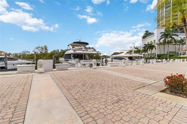 Building Photo - 3700 Island Blvd