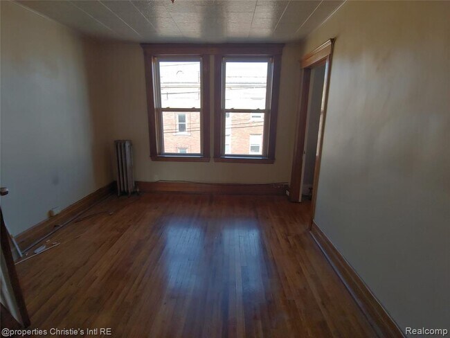 Building Photo - 1535 W Canfield St