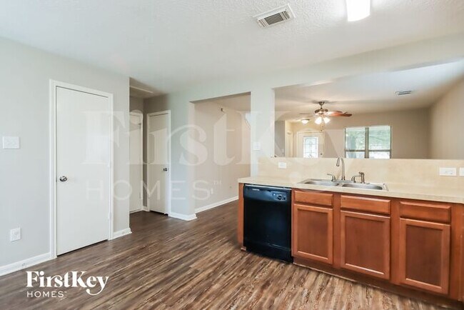 Building Photo - 3526 Fuller Bluff Dr