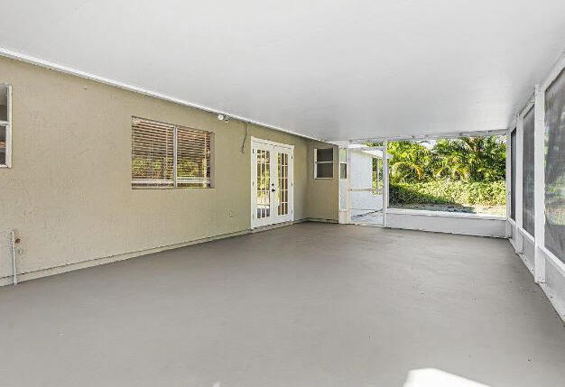 Building Photo - 643 NW Grenada St