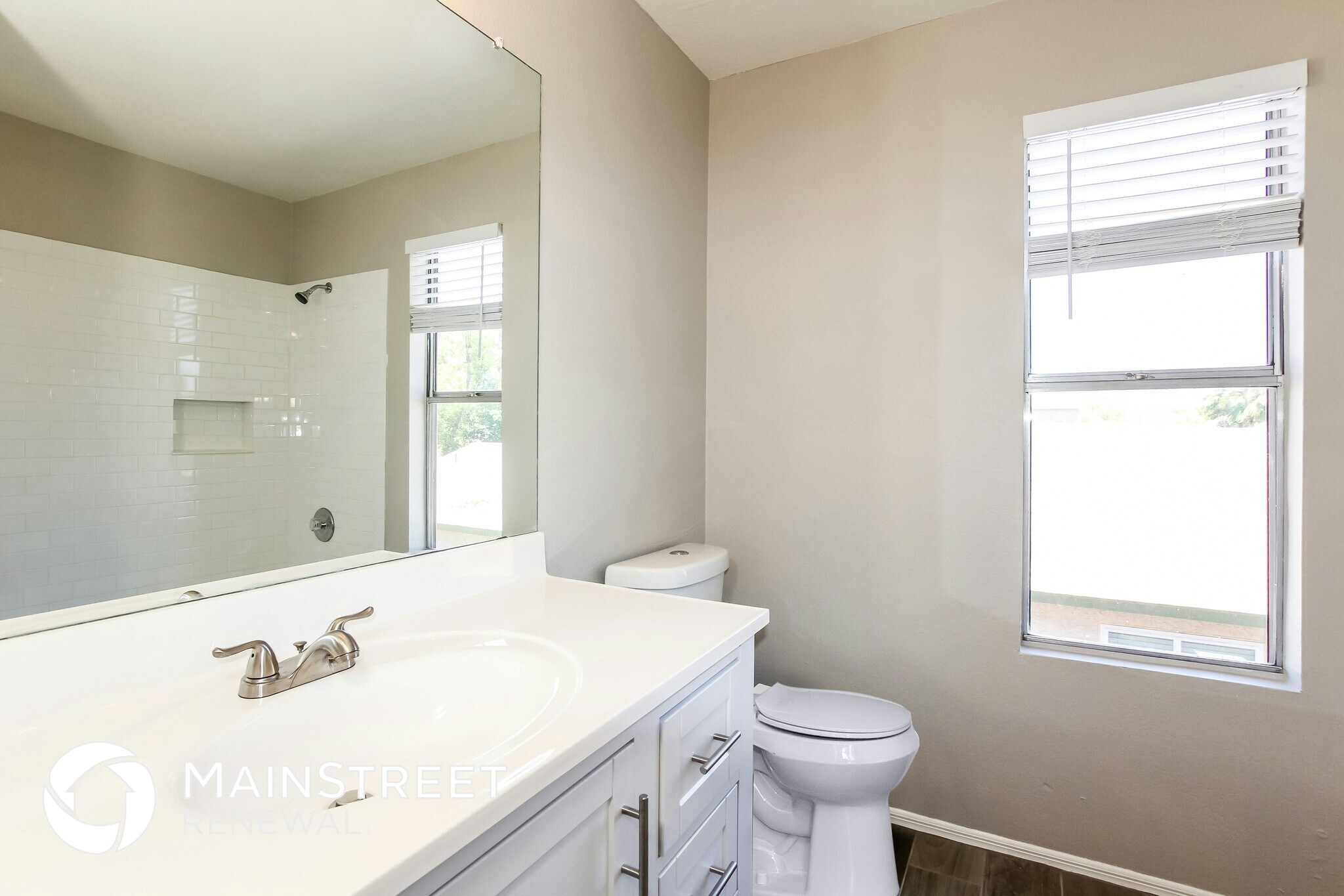 Building Photo - 927 E Escuda Dr