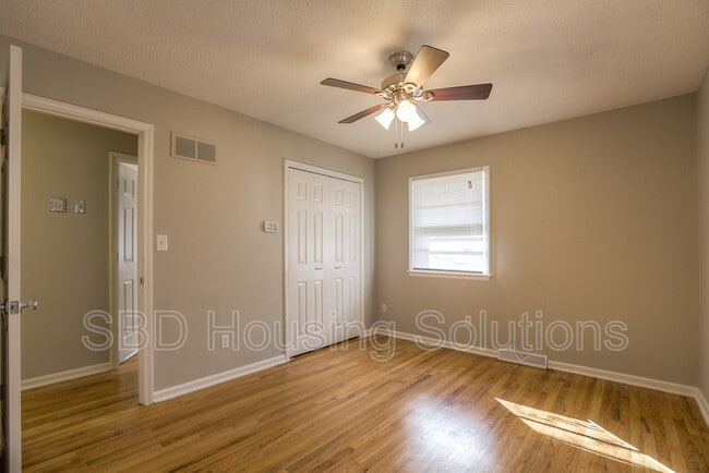 Building Photo - 6720 E 134th St