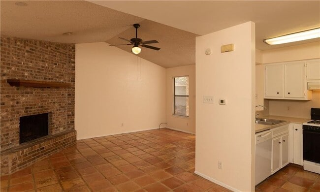 Building Photo - 4508 Elwood Rd