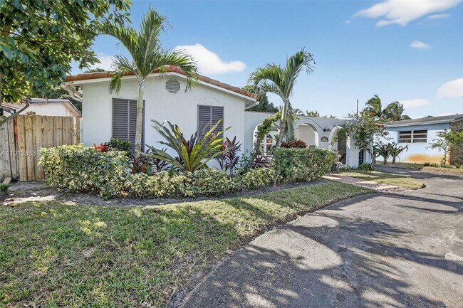 Building Photo - 7920 Alhambra Blvd