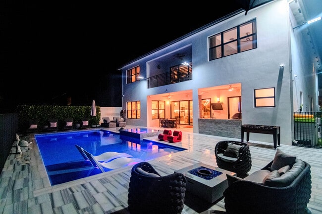 Building Photo - 8305 Fishhawk Falls Ct