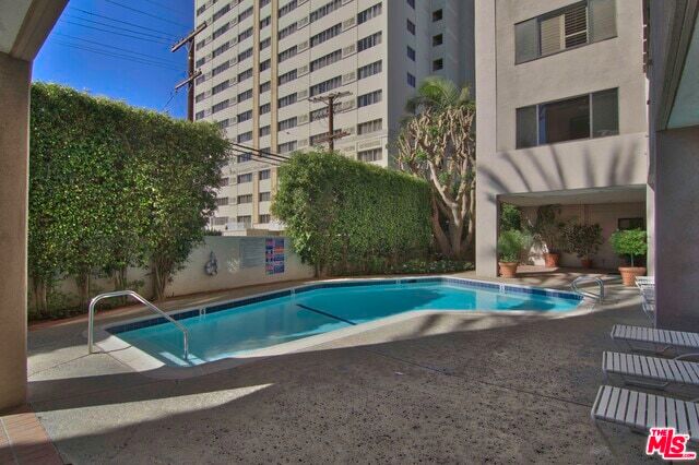 Building Photo - 1118 3rd St