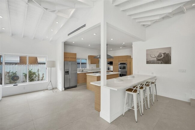 Building Photo - 12478 N Bayshore Dr