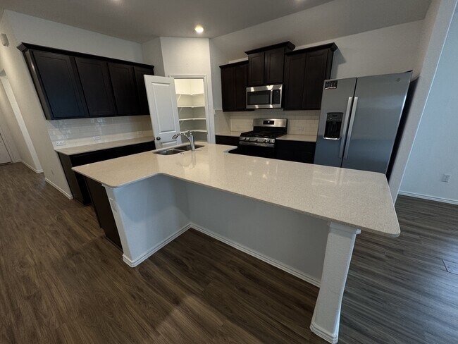 Building Photo - 237 Escondido Cir