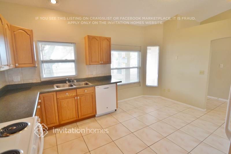 Building Photo - 2821 Saffron Dr
