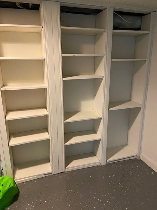 Building Photo - 3 Bedroom, 2 Bath w/Full Finished Basement and Lots of Charm