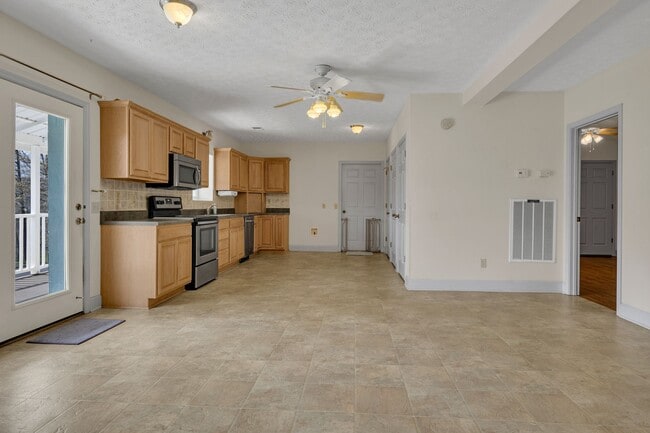 Building Photo - 7506 Sleepy Hollow Rd